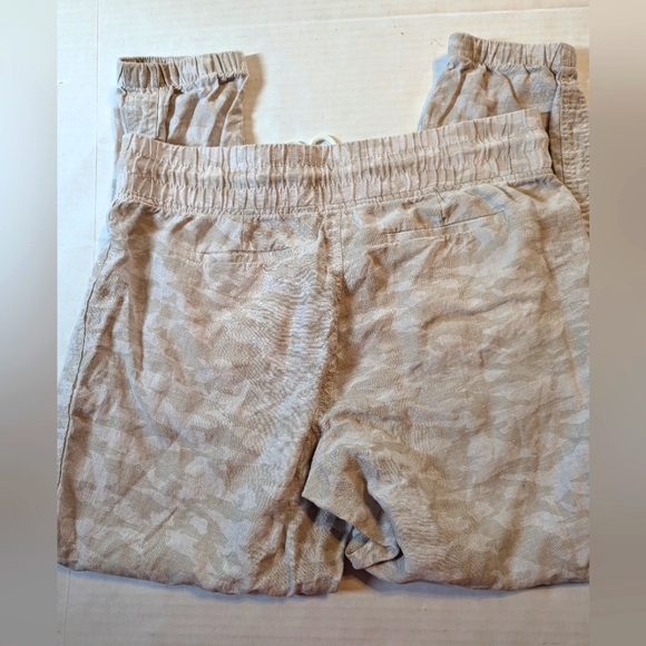 ATHLETA Cabo Linen Jogger Pants Size 12 Tan/Cream Camo - Picture 4 of 10